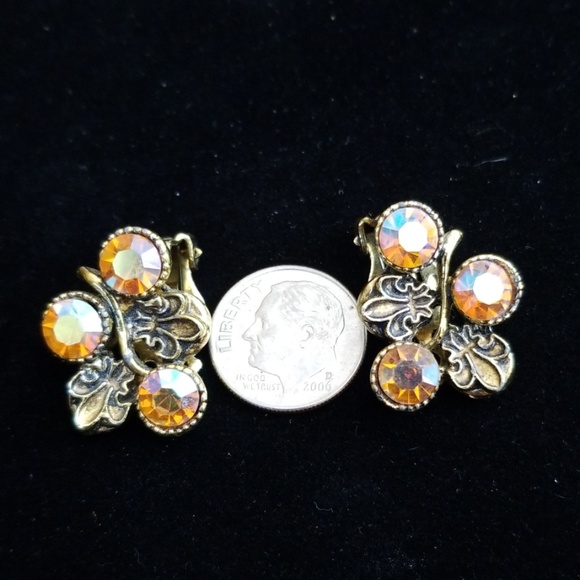 Vintage Austrian Crystal Clip Earrings Gold Tone - Picture 11 of 11